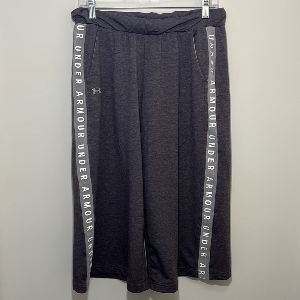 Under Armour Women’s Wide Leg Capri Pants Size Medium